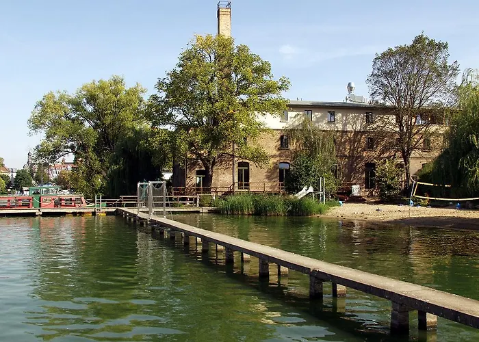 Seminar- Und Gaestehaus Flussbad Gartenstrasse Hotel Berlín