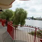 Отель Seminar- Und Gaestehaus Flussbad Gartenstrasse Берлин