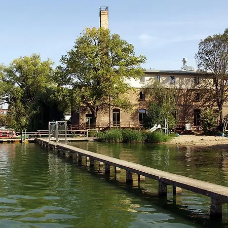 Seminar- Und Gaestehaus Flussbad Gartenstrasse מלון ברלין